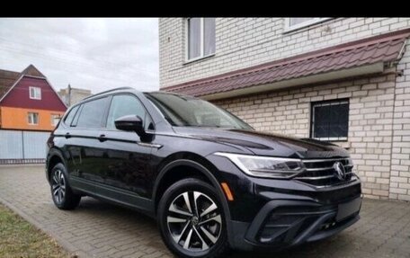 Volkswagen Tiguan II, 2021 год, 3 200 000 рублей, 3 фотография