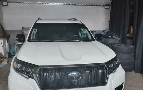 Toyota Land Cruiser Prado 150 рестайлинг 2, 2023 год, 8 950 000 рублей, 22 фотография