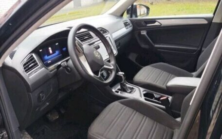 Volkswagen Tiguan II, 2021 год, 3 200 000 рублей, 14 фотография