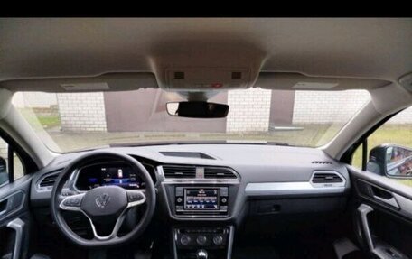 Volkswagen Tiguan II, 2021 год, 3 200 000 рублей, 8 фотография