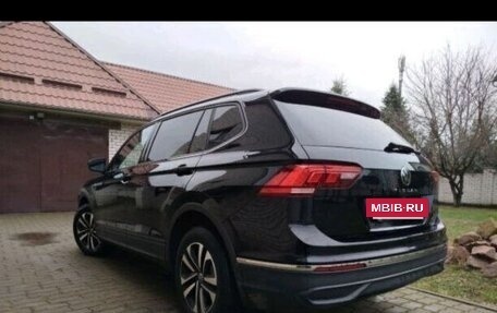 Volkswagen Tiguan II, 2021 год, 3 200 000 рублей, 17 фотография