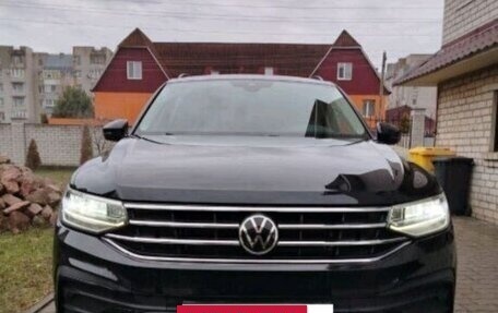 Volkswagen Tiguan II, 2021 год, 3 200 000 рублей, 18 фотография