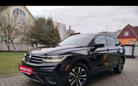 Volkswagen Tiguan II, 2021 год, 3 200 000 рублей, 19 фотография