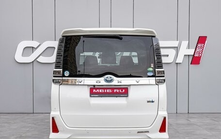 Toyota Voxy III, 2021 год, 3 190 000 рублей, 4 фотография