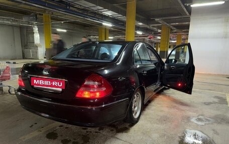 Mercedes-Benz E-Класс, 2003 год, 800 000 рублей, 4 фотография