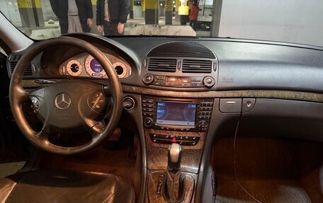 Mercedes-Benz E-Класс, 2003 год, 800 000 рублей, 6 фотография