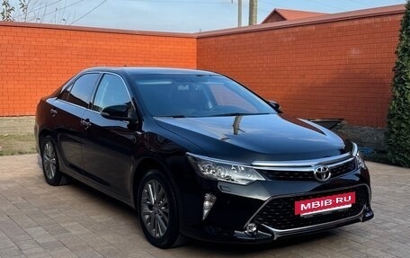Toyota Camry, 2018 год, 2 270 000 рублей, 4 фотография