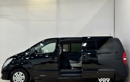 Hyundai H-1 II рестайлинг, 2017 год, 2 000 000 рублей, 3 фотография