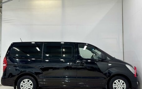 Hyundai H-1 II рестайлинг, 2017 год, 2 000 000 рублей, 9 фотография