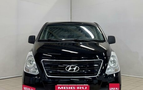 Hyundai H-1 II рестайлинг, 2017 год, 2 000 000 рублей, 12 фотография