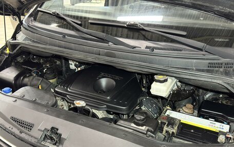 Hyundai H-1 II рестайлинг, 2017 год, 2 000 000 рублей, 23 фотография