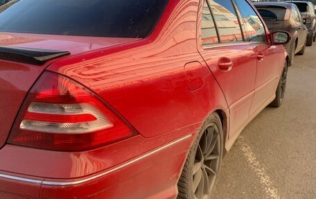 Mercedes-Benz C-Класс, 2005 год, 673 000 рублей, 4 фотография