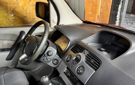 Renault Kangoo II рестайлинг, 2010 год, 850 000 рублей, 9 фотография