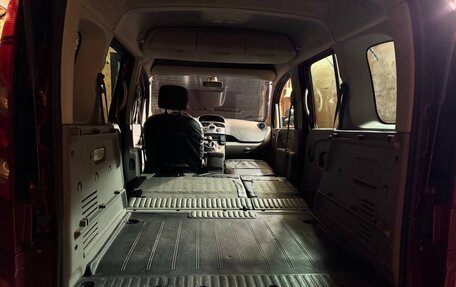 Renault Kangoo II рестайлинг, 2010 год, 850 000 рублей, 14 фотография