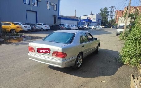 Mercedes-Benz E-Класс, 1995 год, 300 000 рублей, 1 фотография