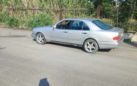 Mercedes-Benz E-Класс, 1995 год, 300 000 рублей, 5 фотография