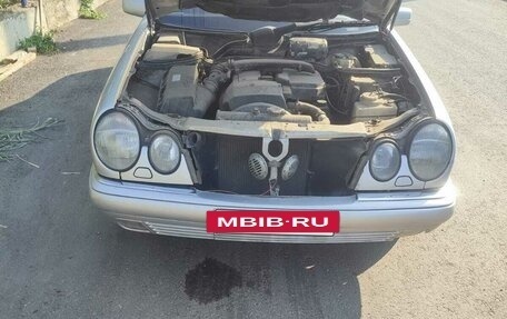 Mercedes-Benz E-Класс, 1995 год, 300 000 рублей, 9 фотография