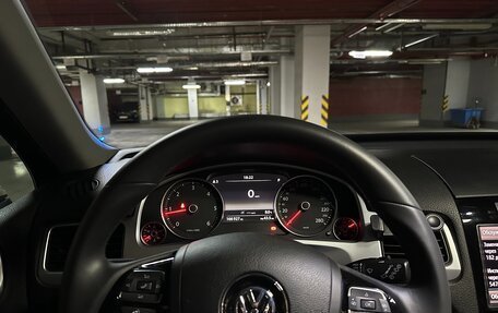 Volkswagen Touareg III, 2012 год, 2 350 000 рублей, 29 фотография