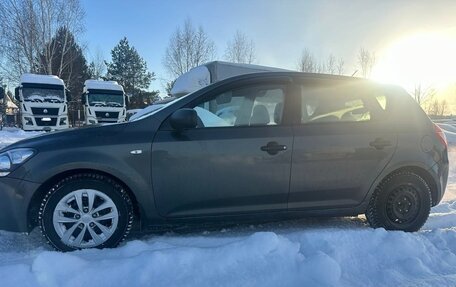 KIA cee'd I рестайлинг, 2011 год, 523 000 рублей, 2 фотография