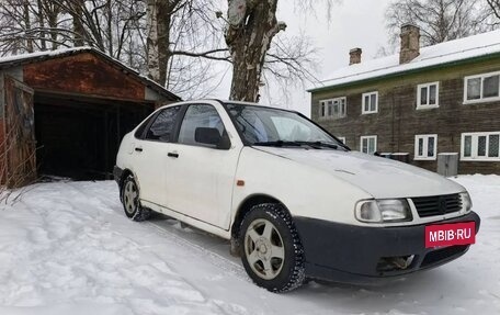 Volkswagen Polo III рестайлинг, 1995 год, 65 000 рублей, 2 фотография