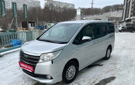 Toyota Noah III, 2014 год, 1 500 000 рублей, 3 фотография