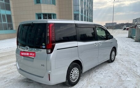Toyota Noah III, 2014 год, 1 500 000 рублей, 2 фотография