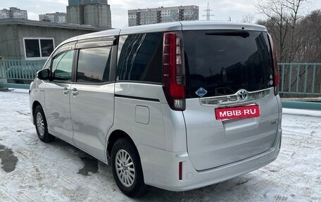 Toyota Noah III, 2014 год, 1 500 000 рублей, 4 фотография