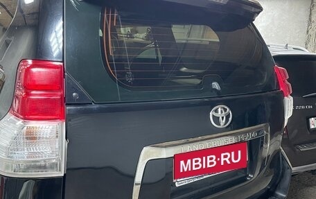 Toyota Land Cruiser Prado 150 рестайлинг 2, 2010 год, 3 000 000 рублей, 1 фотография