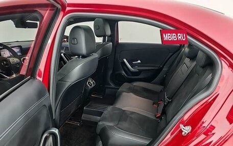 Mercedes-Benz A-Класс, 2022 год, 2 190 000 рублей, 10 фотография