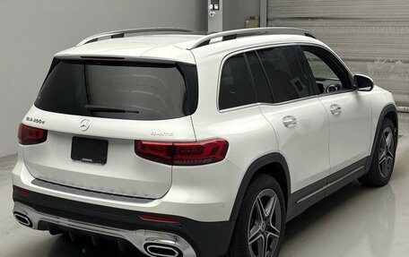 Mercedes-Benz GLB, 2022 год, 2 800 000 рублей, 2 фотография