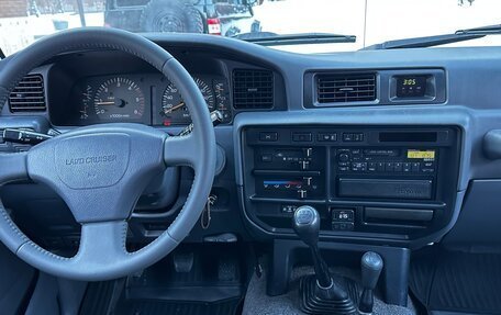Toyota Land Cruiser 80 рестайлинг, 1996 год, 2 998 000 рублей, 13 фотография