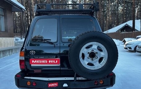 Toyota Land Cruiser 80 рестайлинг, 1996 год, 2 998 000 рублей, 33 фотография