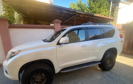 Toyota Land Cruiser Prado 150 рестайлинг 2, 2010 год, 3 300 000 рублей, 1 фотография