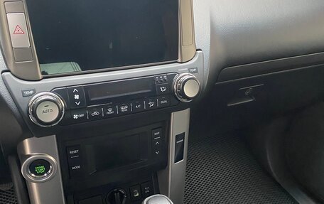 Toyota Land Cruiser Prado 150 рестайлинг 2, 2010 год, 3 300 000 рублей, 3 фотография