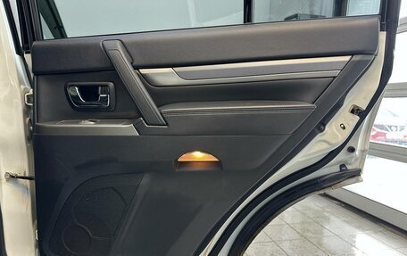 Mitsubishi Pajero IV, 2013 год, 2 500 000 рублей, 18 фотография