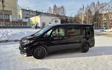 Honda Stepwgn IV, 2018 год, 2 342 000 рублей, 2 фотография