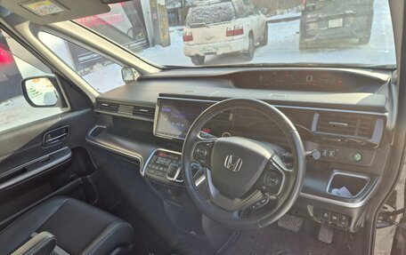 Honda Stepwgn IV, 2018 год, 2 342 000 рублей, 12 фотография