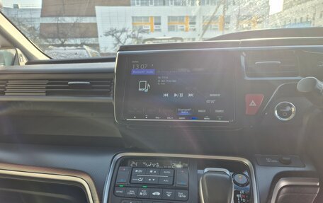 Honda Stepwgn IV, 2018 год, 2 342 000 рублей, 13 фотография