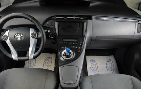 Toyota Prius, 2010 год, 1 109 000 рублей, 11 фотография