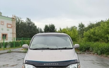 Toyota Granvia, 1998 год, 550 000 рублей, 2 фотография