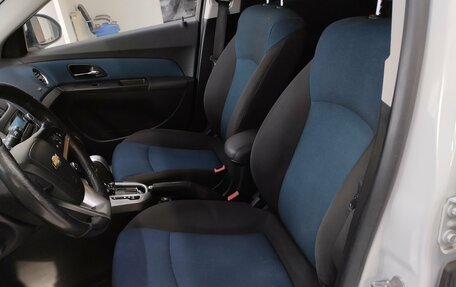 Chevrolet Cruze II, 2013 год, 900 000 рублей, 17 фотография