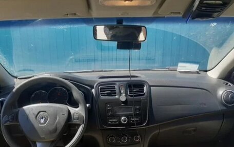 Renault Logan II, 2018 год, 545 000 рублей, 6 фотография