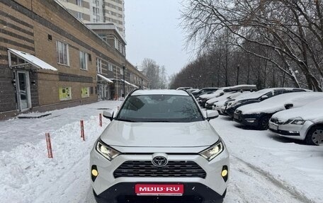 Toyota RAV4, 2021 год, 2 856 000 рублей, 1 фотография