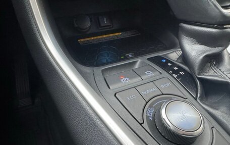 Toyota RAV4, 2021 год, 2 856 000 рублей, 15 фотография