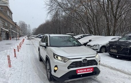 Toyota RAV4, 2021 год, 2 856 000 рублей, 2 фотография