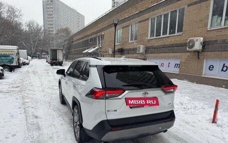 Toyota RAV4, 2021 год, 2 856 000 рублей, 6 фотография