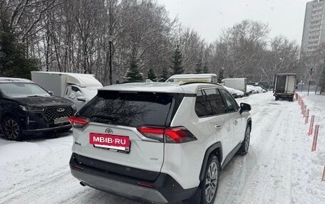 Toyota RAV4, 2021 год, 2 856 000 рублей, 4 фотография