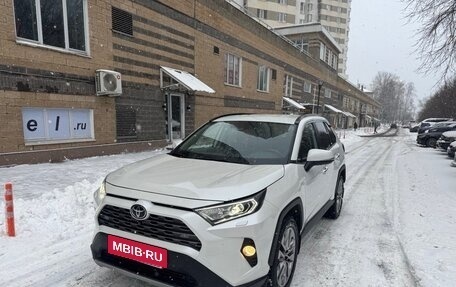 Toyota RAV4, 2021 год, 2 856 000 рублей, 3 фотография