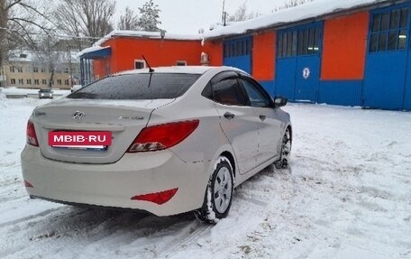 Hyundai Solaris II рестайлинг, 2014 год, 940 000 рублей, 3 фотография