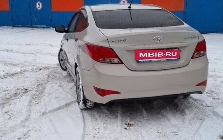Hyundai Solaris II рестайлинг, 2014 год, 940 000 рублей, 5 фотография
